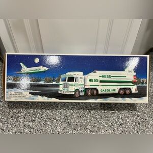 1999 Hess Truck & Space Shuttle w/Satellite NEW IN BOX